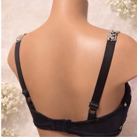 Bali Black Bra with Ivory Embroidery 34DD - Picture 2 of 2